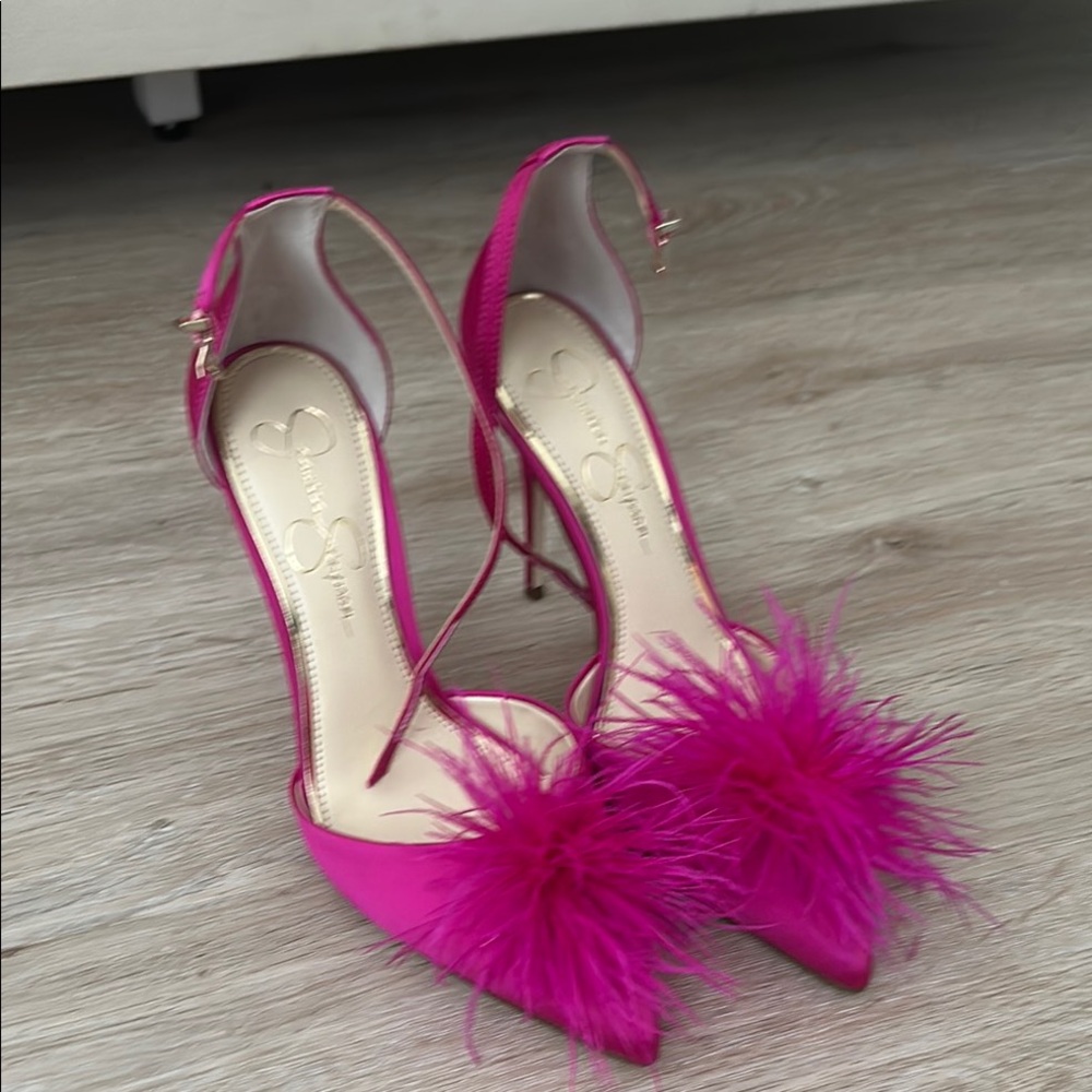 Size 9.5 - never worn Jessica Simpson Pink Feathered Women's Heels